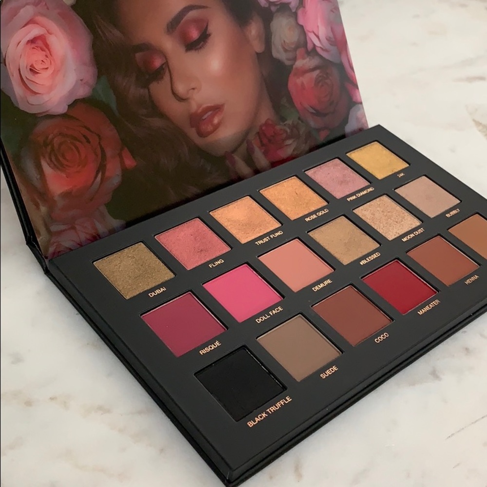 Huda Beauty Rose Gold Remastered Eyeshadow Palette - Picture 4 of 12